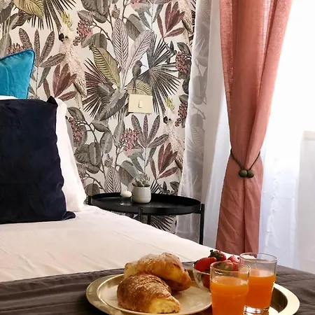 With One Bedroom In With Wonderful View And Wifi